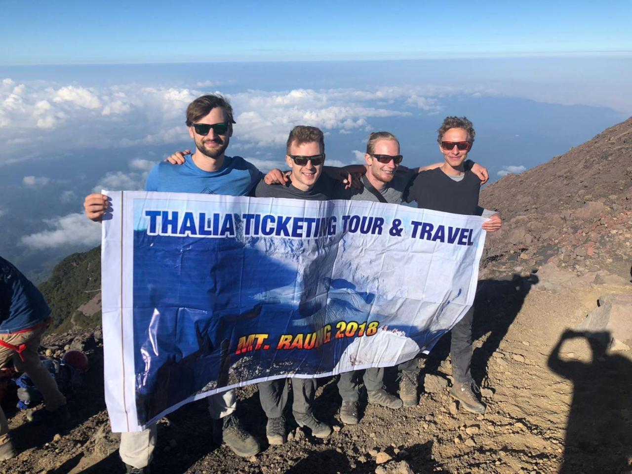 Thalia Homestay & Ijen Bromo Tour Баньюванги Экстерьер фото